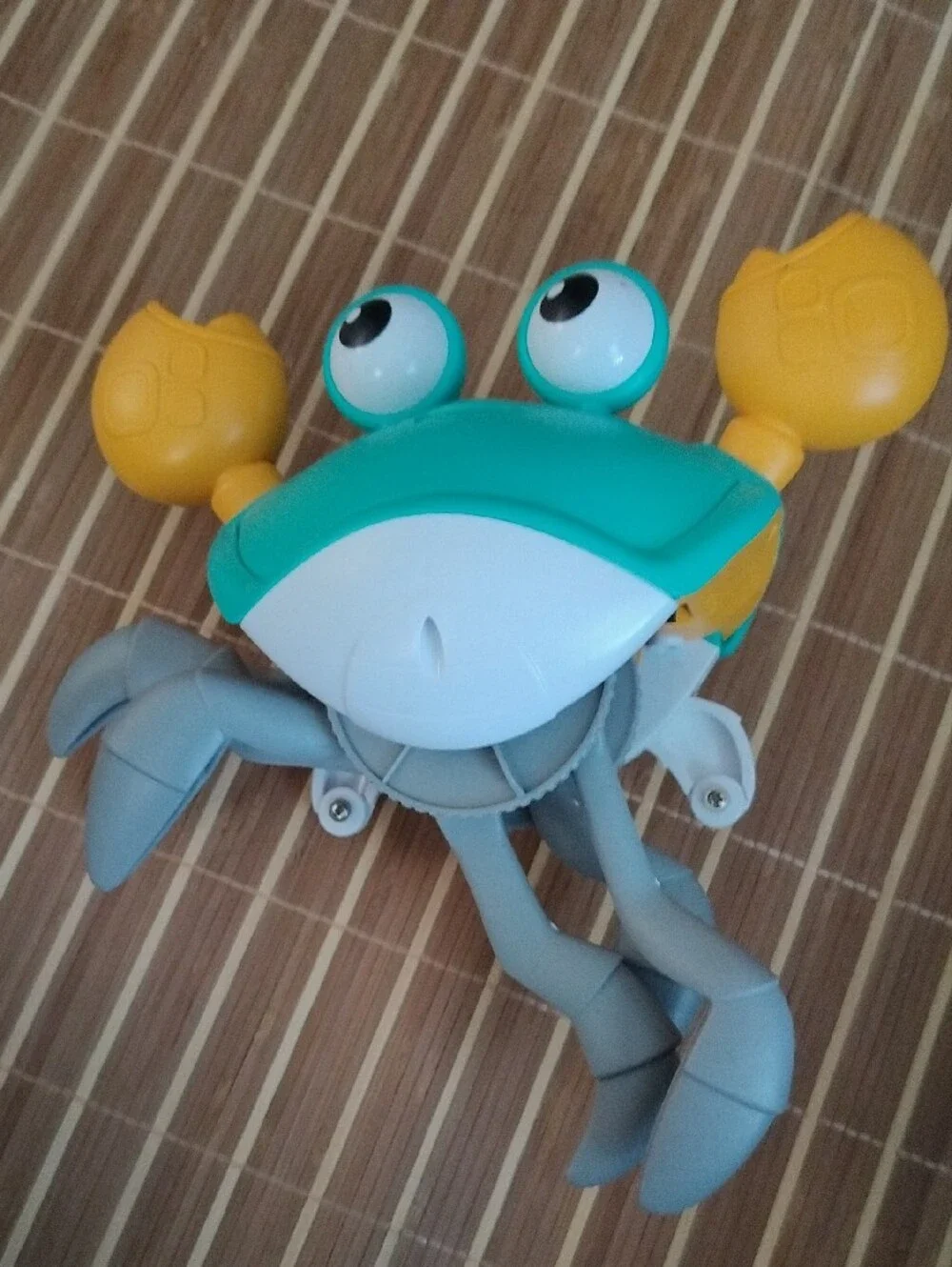 Teal Crab Bath Toy with Yellow Claws